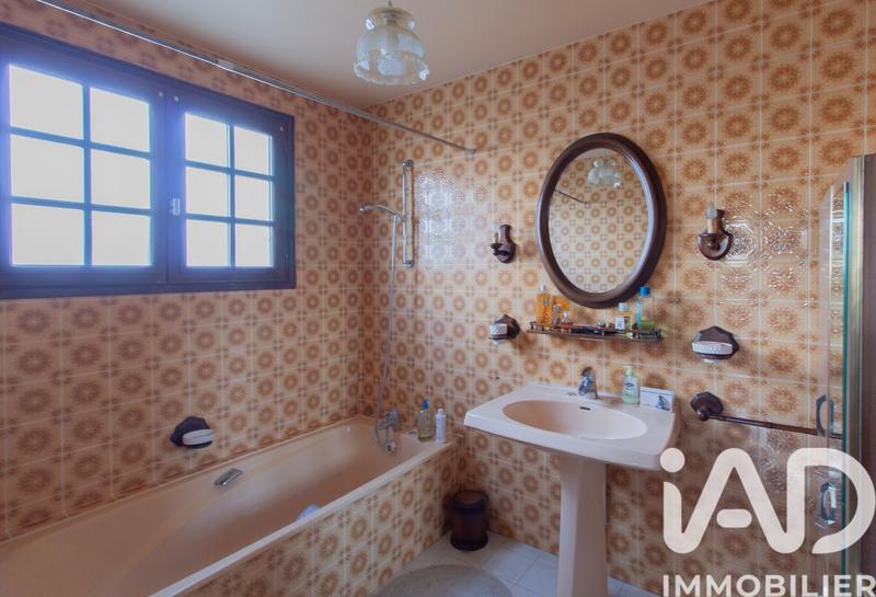 Maison - 208 m² - 9 pièces