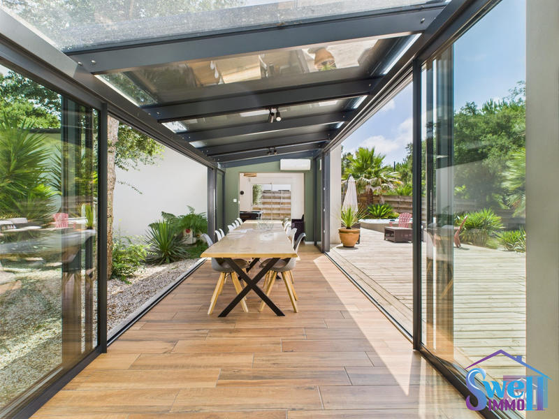 Maison - 225 m² - 8 pièces