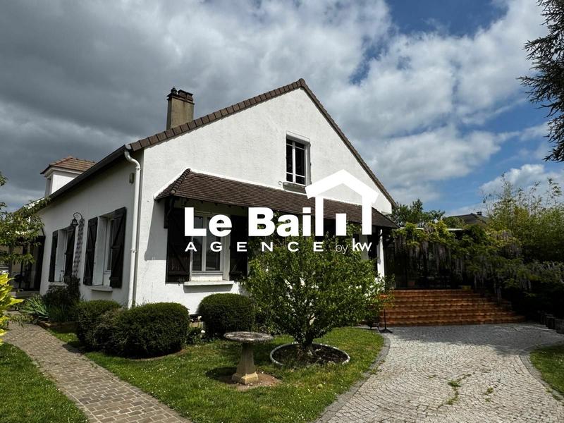 Maison - 280 m² - 9 pièces