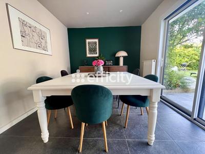 Maison - 201 m² - 8 pièces