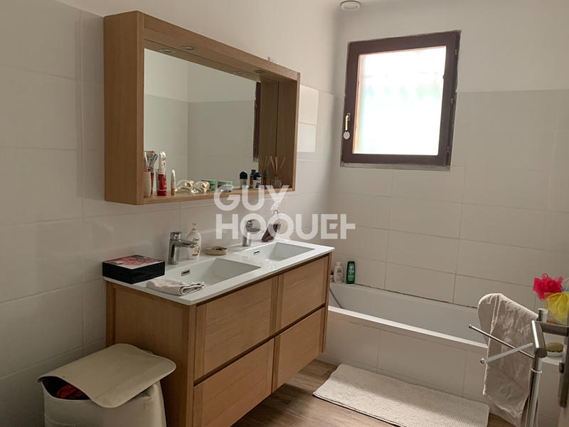 Maison - 96 m² - 5 pièces