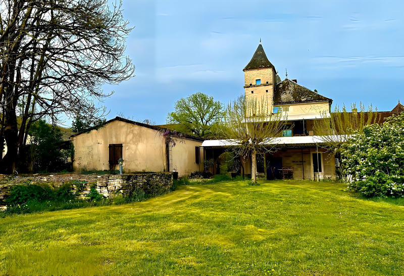 Maison - 255 m² - 9 pièces