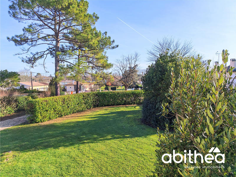 Maison - 250 m² - 11 pièces