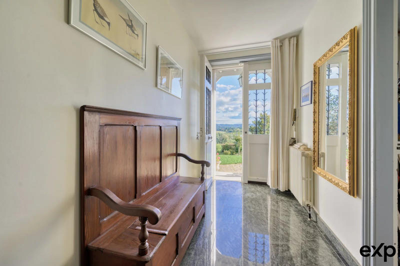 Maison - 196 m² - 7 pièces