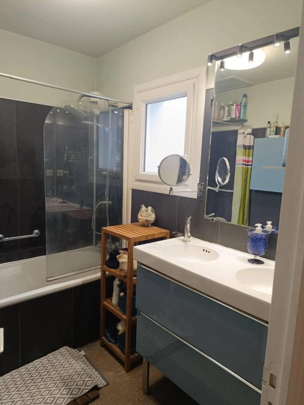 Maison - 137 m² - 9 pièces