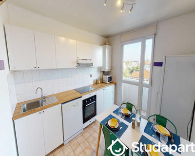 Chambre - 90 m² - 1 pièce