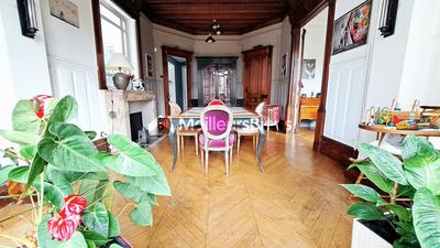 Maison - 320 m² - 10 pièces