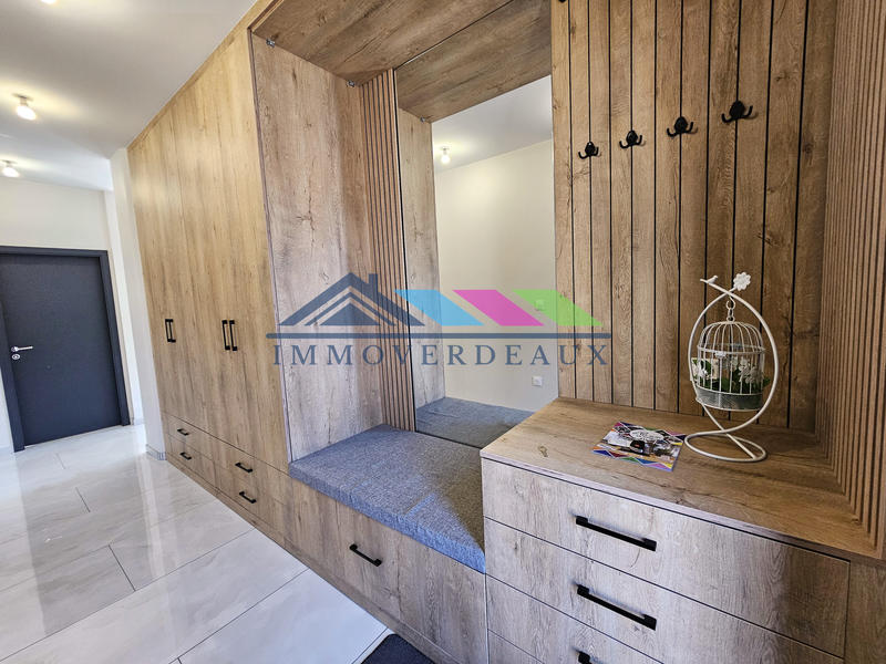 Maison - 210 m² - 6 pièces