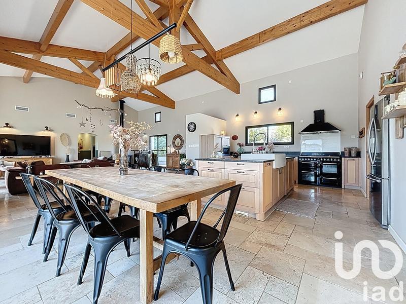 Maison - 322 m² - 14 pièces