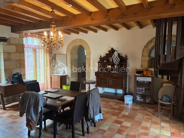 Maison en pierre - 235 m² - 8 pièces