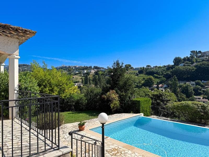 Maison chambre d'hôtes - 545 m² - 18 pièces