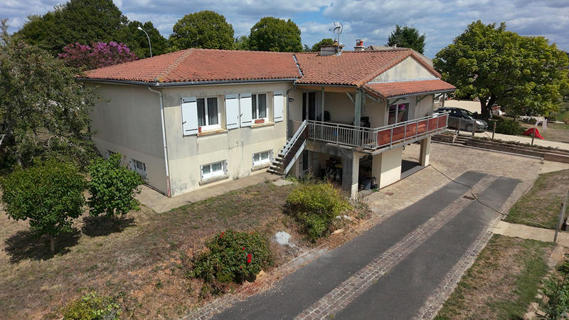 Maison - 159 m² - 6 pièces