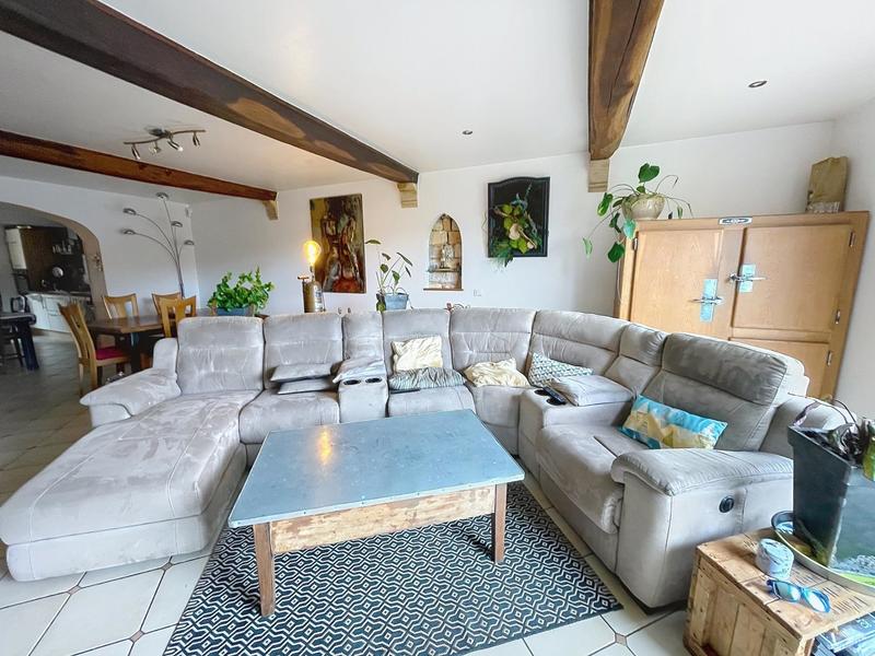 Maison - 412 m² - 9 pièces