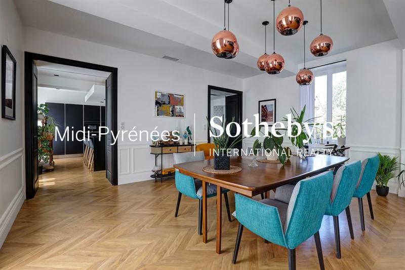 Maison de maîtres - 350 m² - 7 pièces