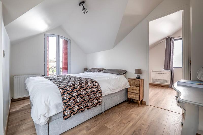 Maison - 168 m² - 7 pièces