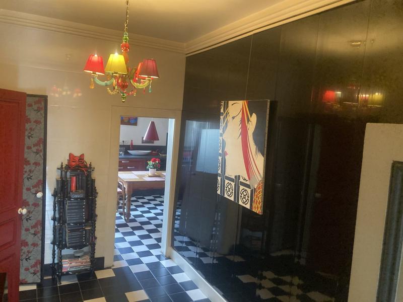 Appartement - 218 m² - 13 pièces