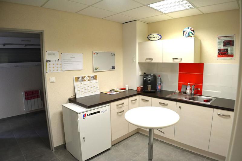 Local commercial - 126 m² - 10 pièces