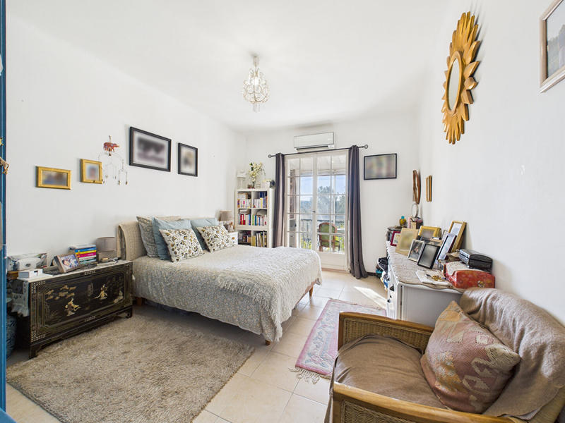 Maison - 250 m² - 10 pièces