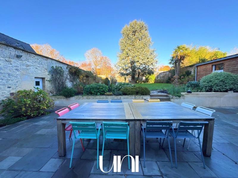 Maison - 232 m² - 8 pièces