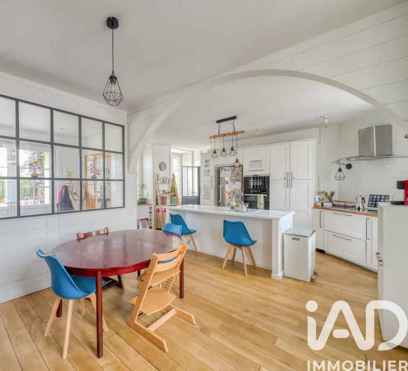 Maison - 195 m² - 9 pièces