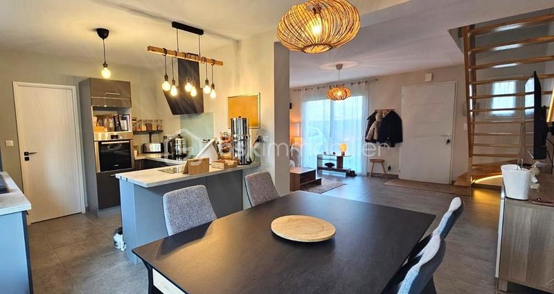 Maison traditionnelle - 102 m² - 5 pièces