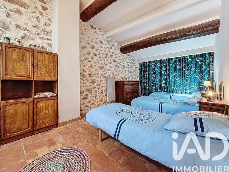 Maison - 225 m² - 9 pièces