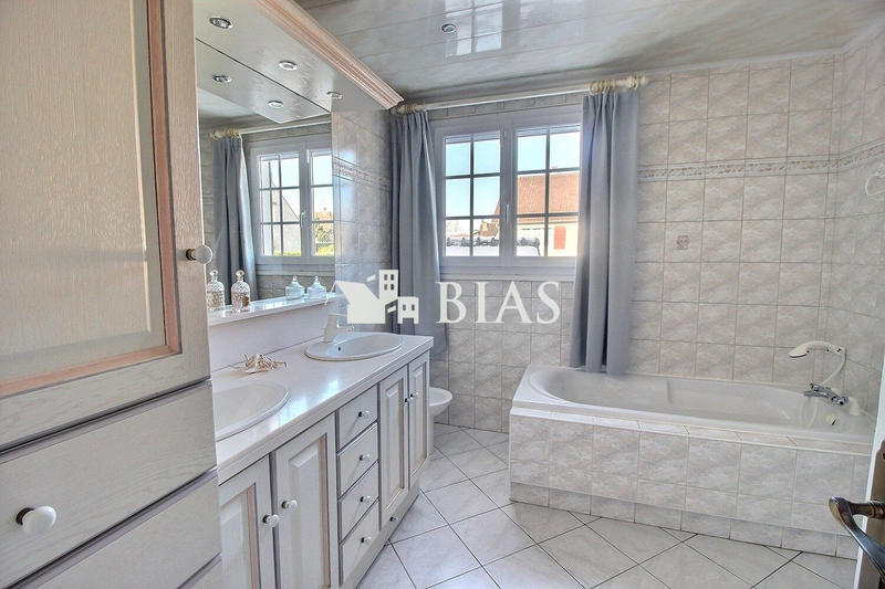 Maison - 150 m² - 6 pièces