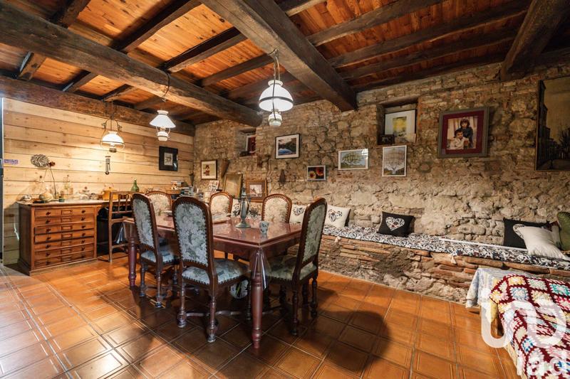 Maison - 285 m² - 9 pièces