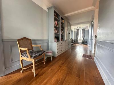 Maison - 200 m² - 7 pièces