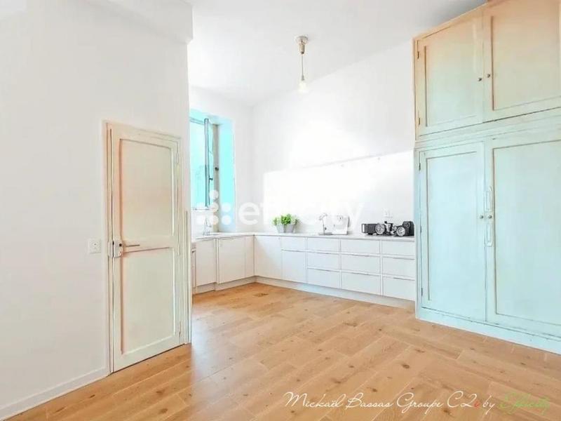 Immeuble - 120 m² - 7 pièces