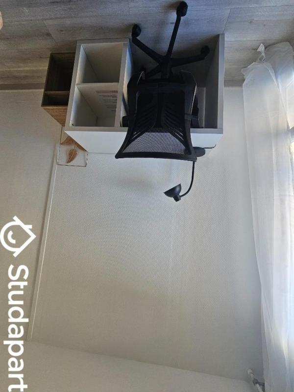 Chambre - 9 m² - 1 pièce