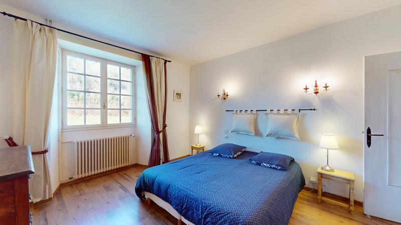 Maison - 400 m² - 12 pièces