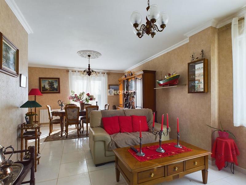 Maison - 100 m² - 5 pièces