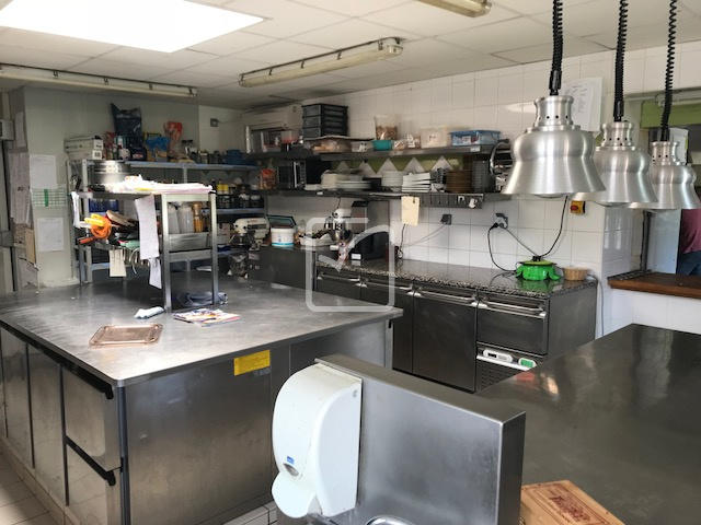 Maison de village - 250 m² - 10 pièces