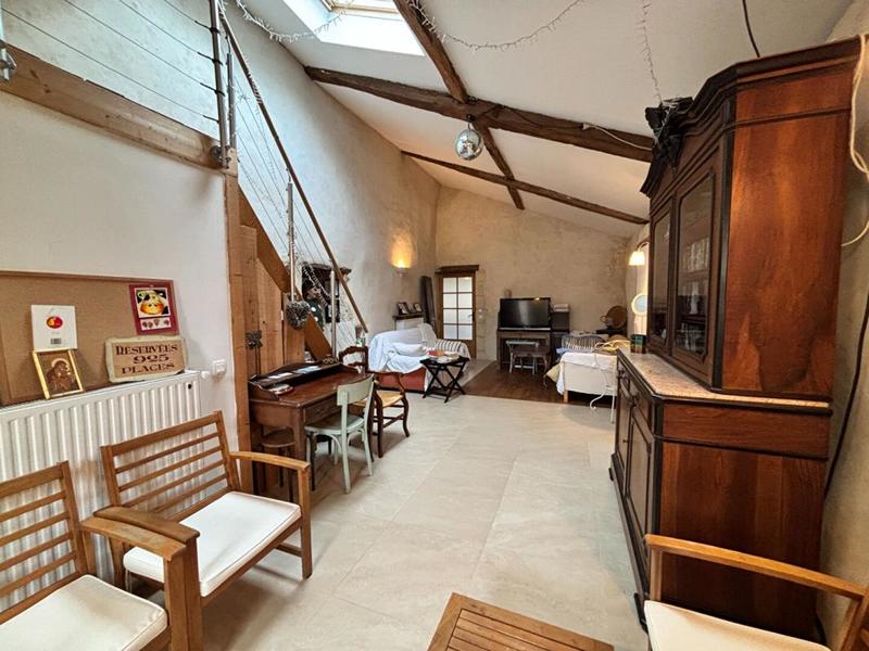 Maison - 300 m² - 14 pièces