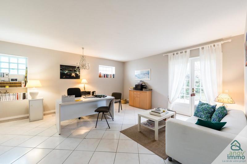 Propriété - 295 m² - 8 pièces