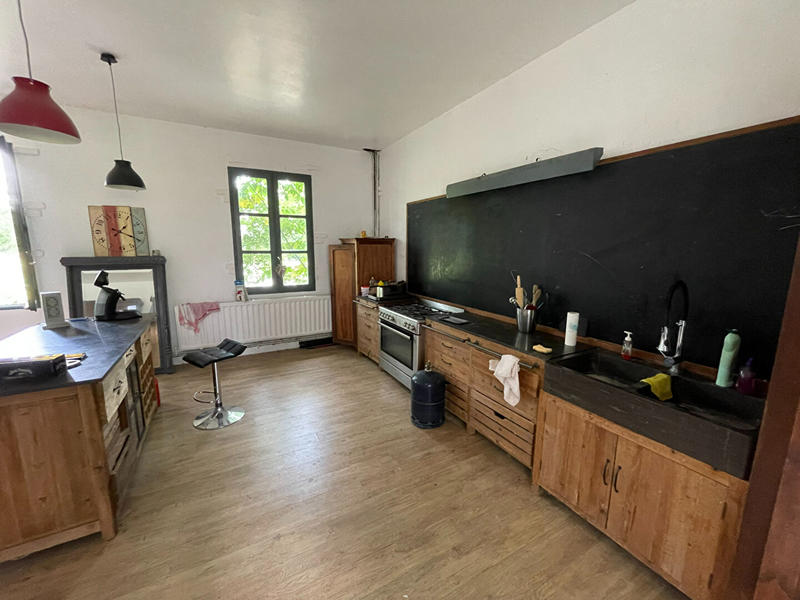 Demeure - 1 187 m² - 10 pièces