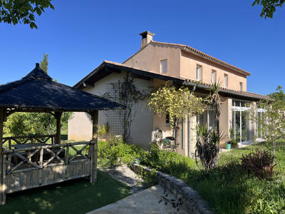 Maison - 151 m² - 6 pièces