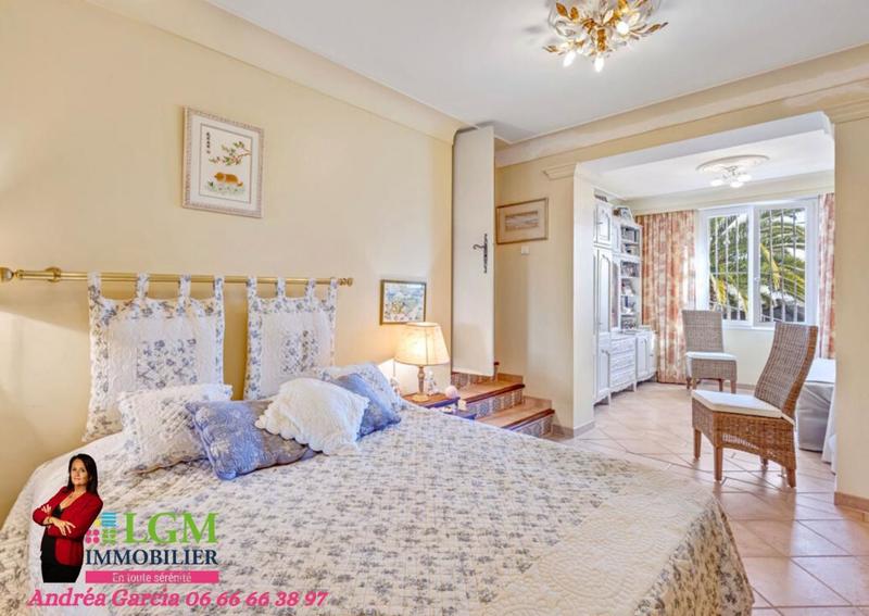 Villa - 230 m² - 6 pièces