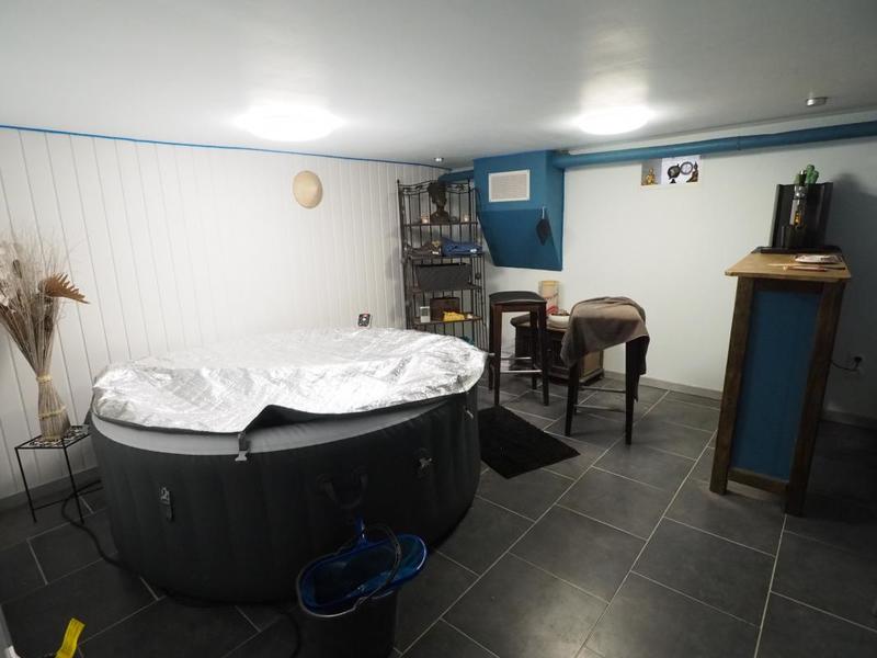 Maison - 249 m² - 11 pièces