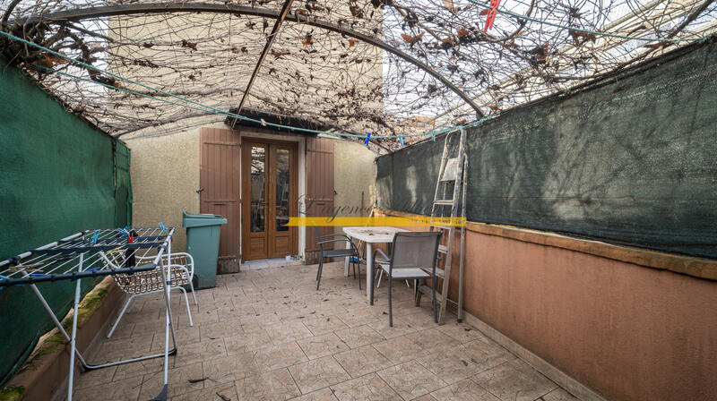 Maison - 90 m² - 5 pièces