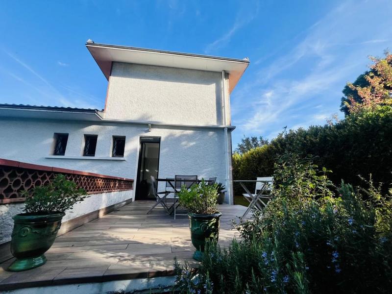 Villa - 298 m² - 10 pièces
