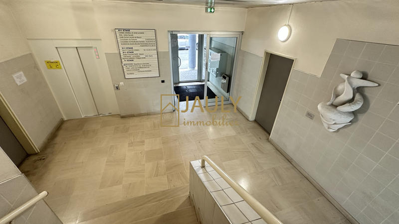 Bureau - 254 m² - 9 pièces