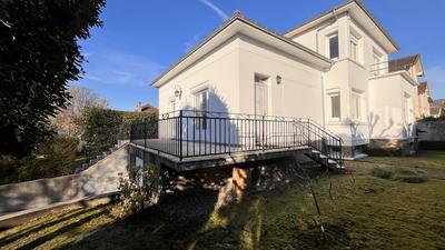 Maison - 163 m² - 6 pièces