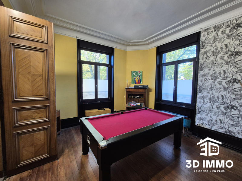 Maison - 325 m² - 14 pièces