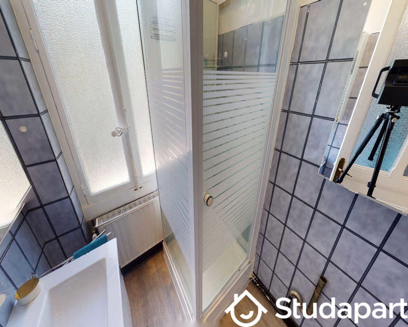 Chambre - 85 m² - 1 pièce