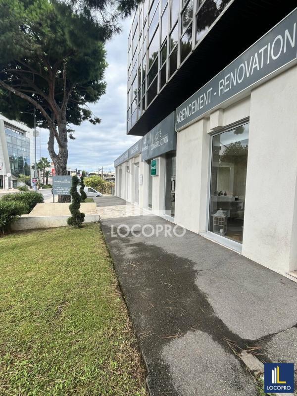 Local commercial - 200 m²