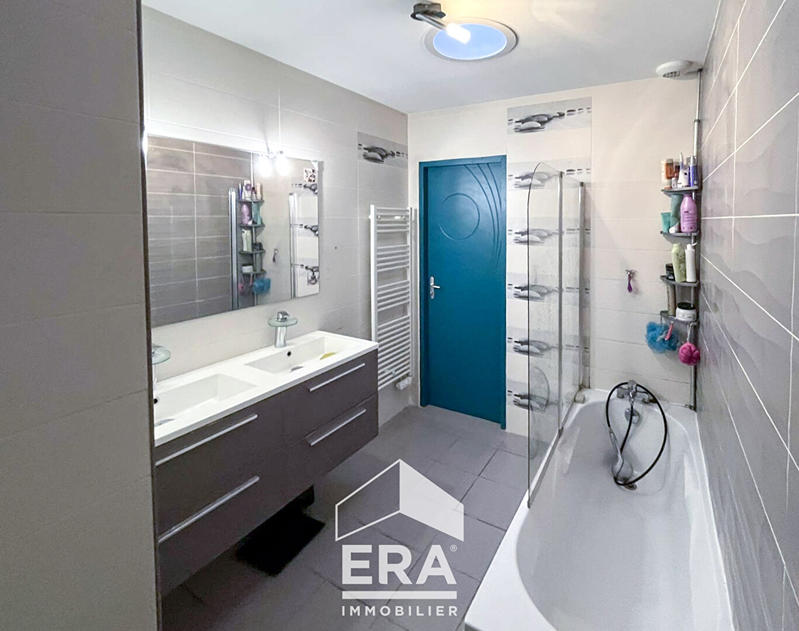 Maison - 97 m² - 5 pièces