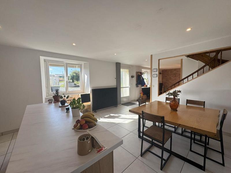 Maison - 93 m² - 4 pièces