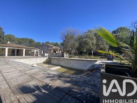 Maison - 255 m² - 7 pièces